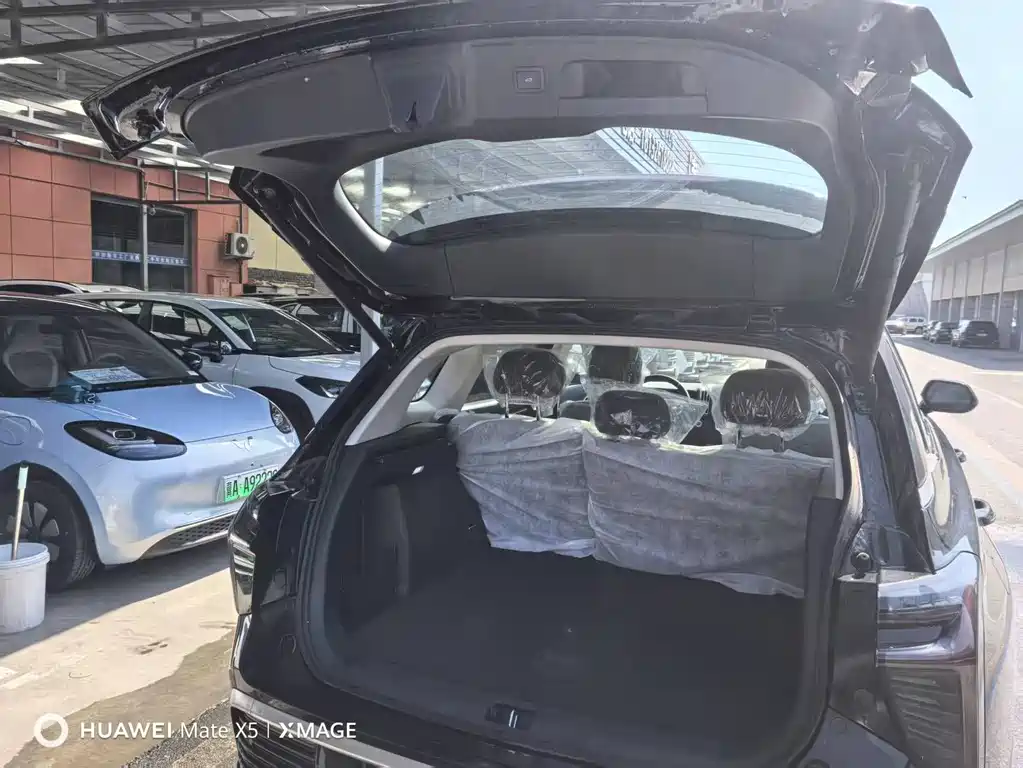 Hongqi HS3 PHEV 2025 117km Jinwei PLUS Edition
