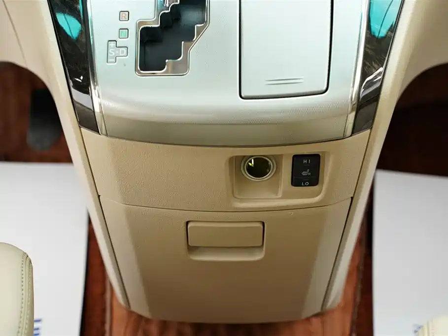 Alphard 2012 3.5L Luxury Edition