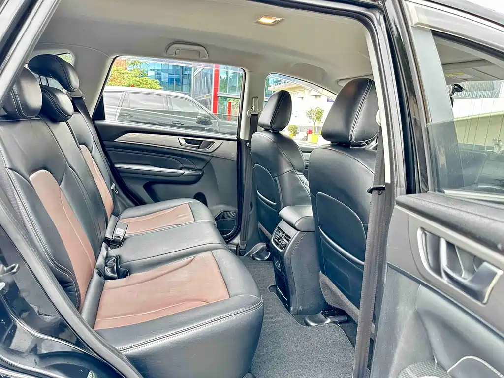 Haval M6 2021 PLUS 1.5T DCT Comfort Edition
