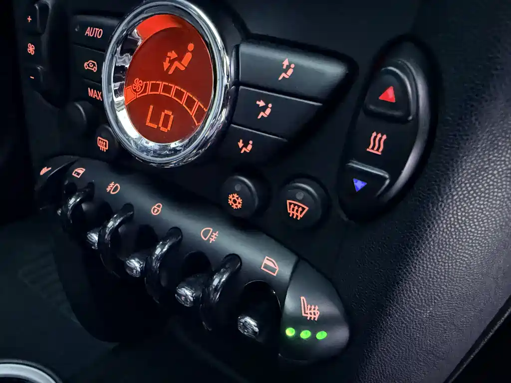 MINI 2011 1.6L COOPER Excitement