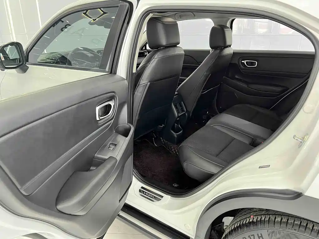 Honda Vezel 2023 1.5L CVT Tech Edition