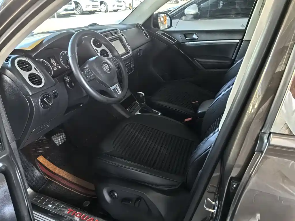 Tiguan 2015 1.8TSI Automatic FWD Comfort Edition