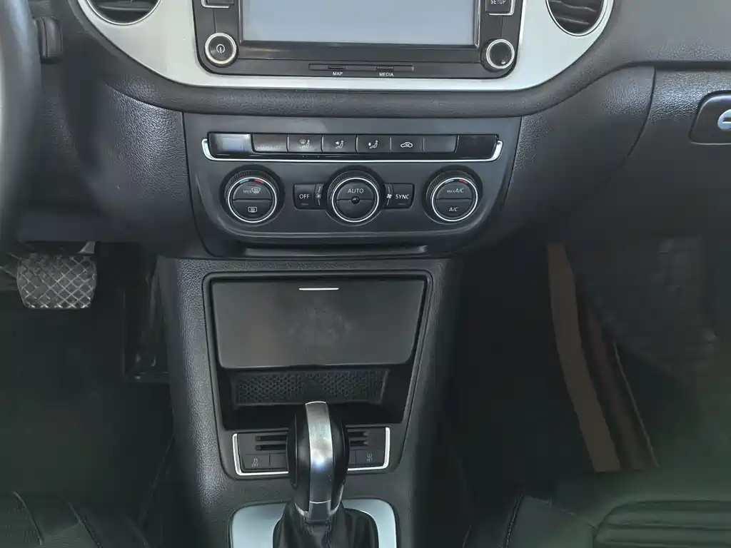 Tiguan 2015 1.8TSI Automatic FWD Comfort Edition
