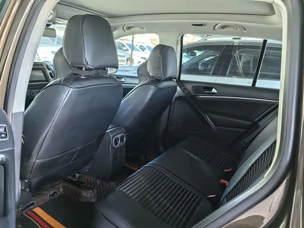 Tiguan 2015 1.8TSI Automatic FWD Comfort Edition