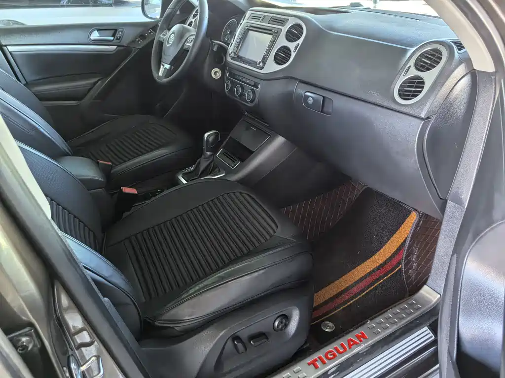 Tiguan 2015 1.8TSI Automatic FWD Comfort Edition