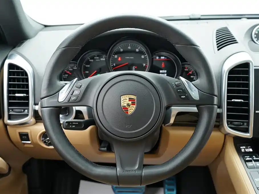 Cayenne 2014 Platinum Edition 3.0T