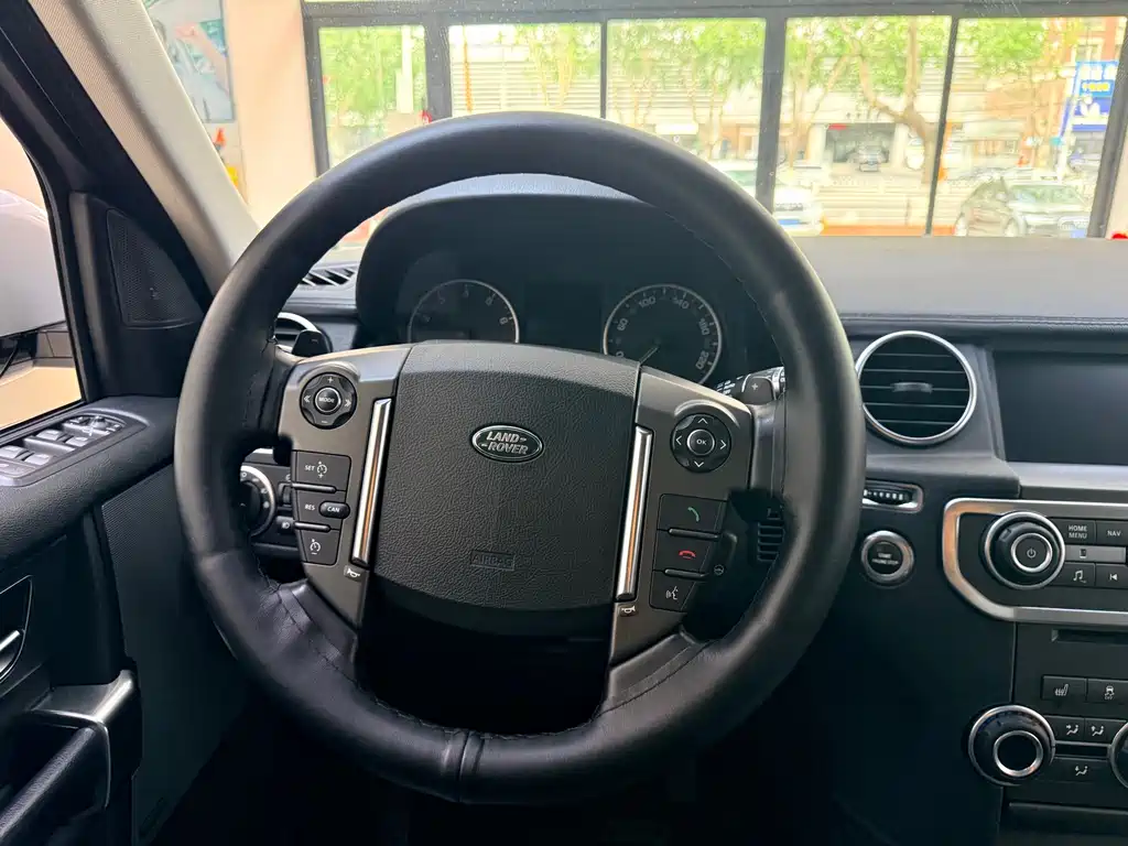 Land Rover Discovery 2016 3.0 SC V6 SE