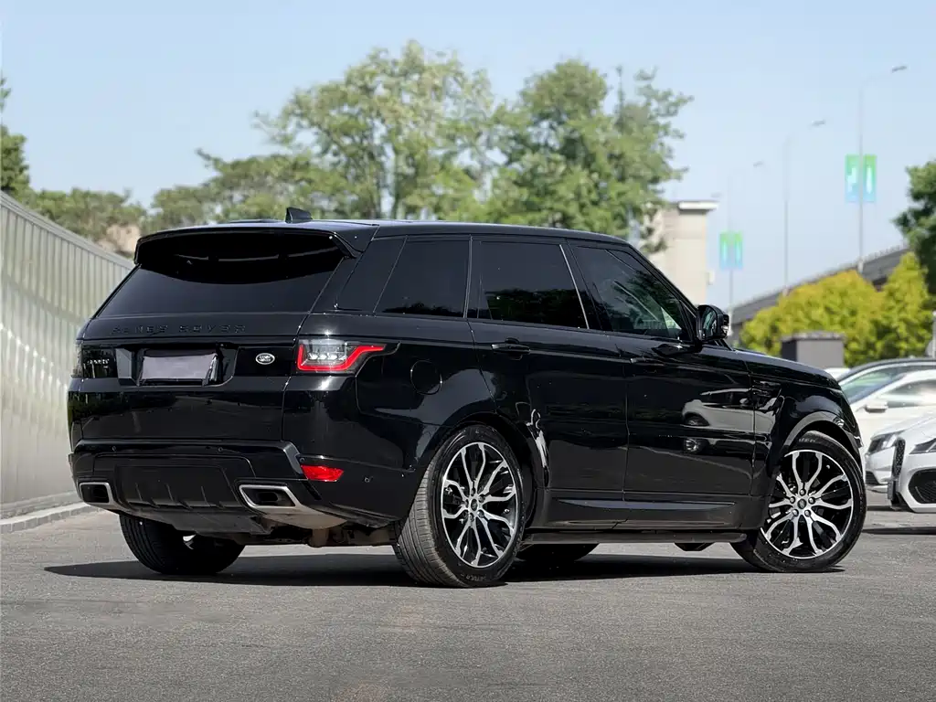 Range Rover Sport 2021 3.0 L6 Gloss Black Edition