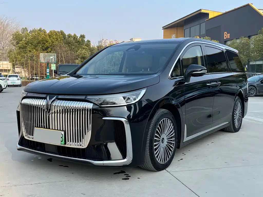 Voyah Dreamer 2025 PHEV AWD Flagship Kunpeng Edition