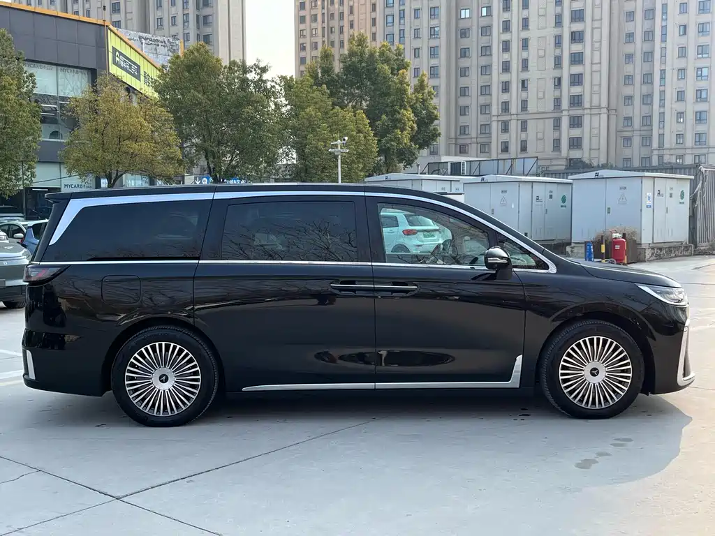 Voyah Dreamer 2025 PHEV AWD Flagship Kunpeng Edition