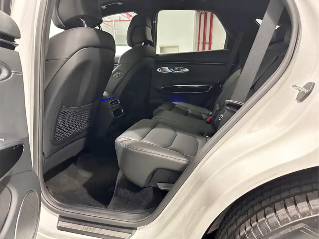 Genesis GV70 2023 2.5T RWD Luxury