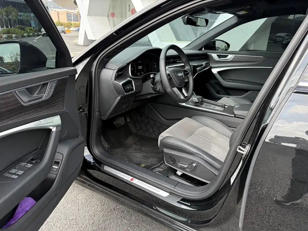 Audi A6L 2023 45 TFSI quattro Zhenxuan Dynamic Trim
