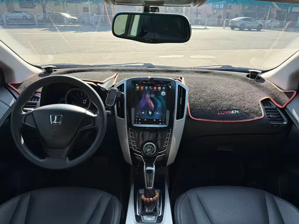 Luxgen U6 SUV 2015 1.8T Charm Edition