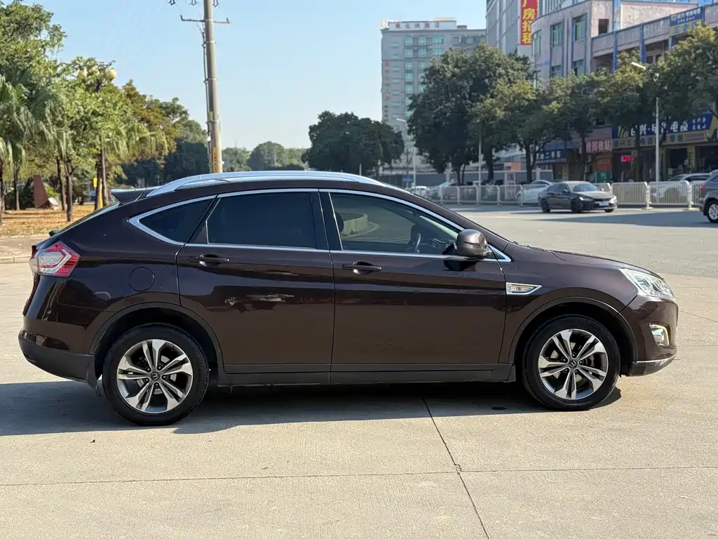Luxgen U6 SUV 2015 1.8T Charm Edition