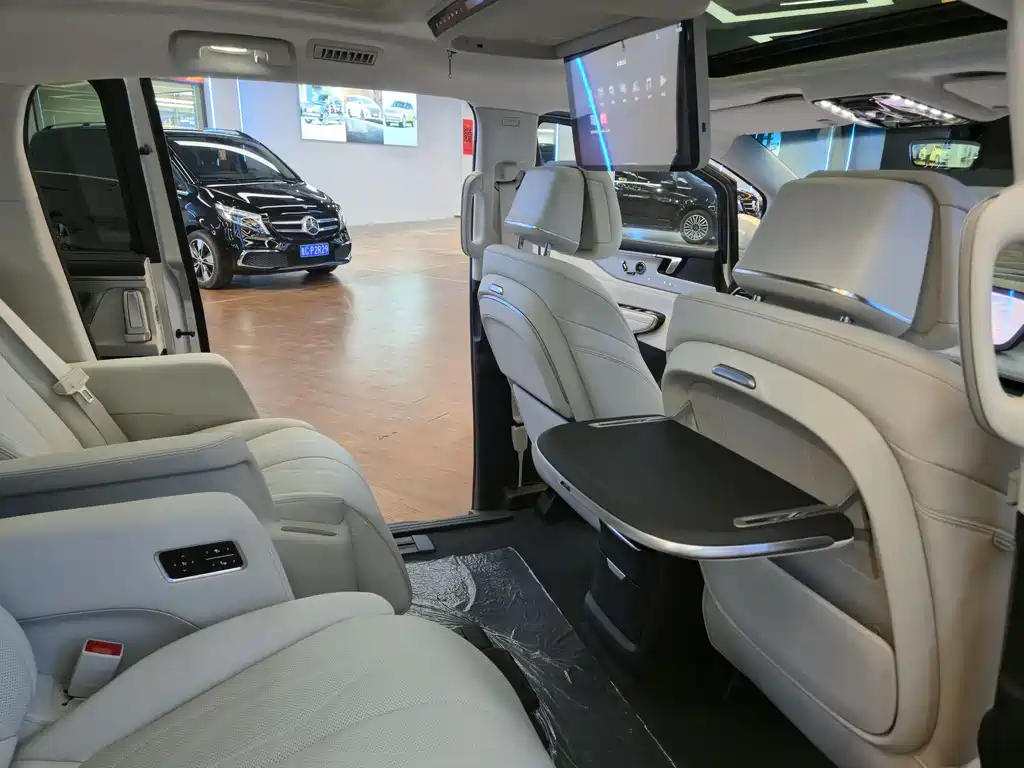 Buick GL8 PHEV 2024 Lu Zun Luxury Edition 7-Seater