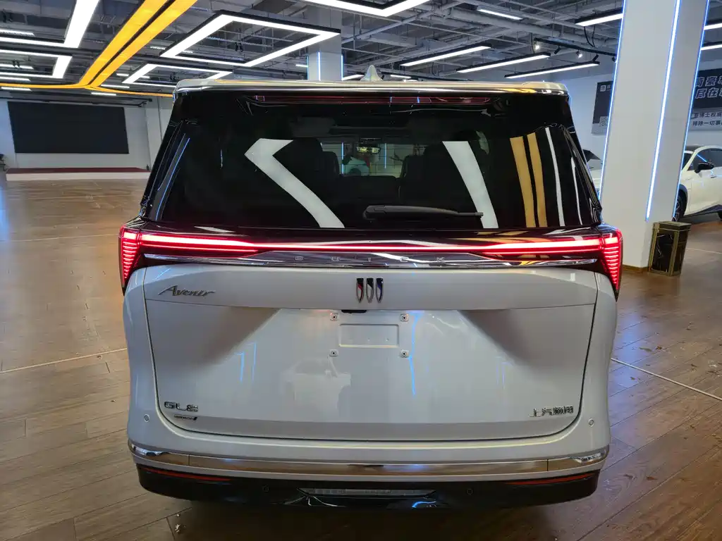 Buick GL8 PHEV 2024 Lu Zun Luxury Edition 7-Seater