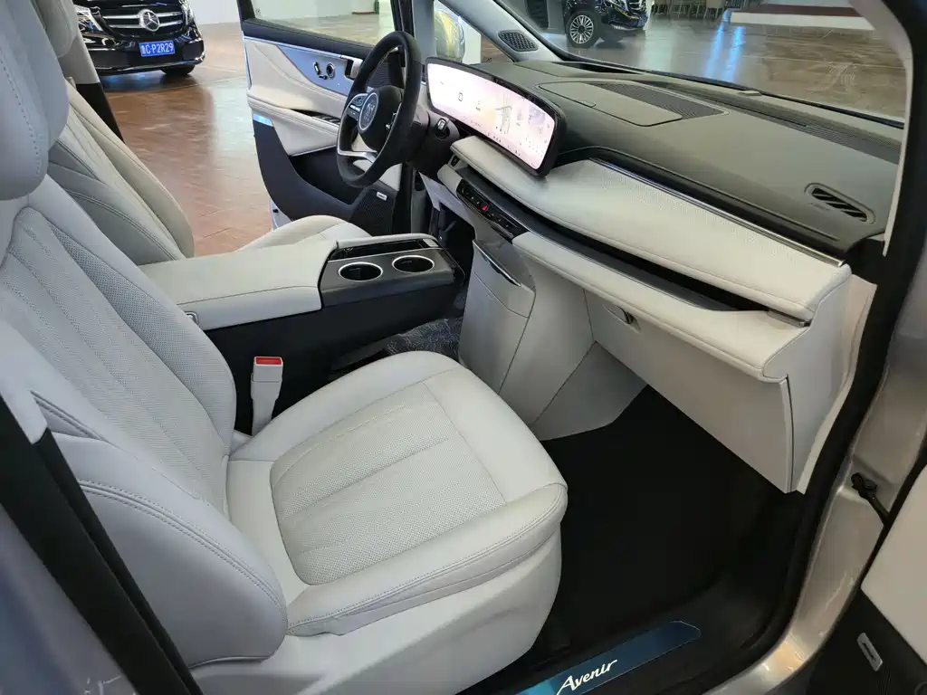 Buick GL8 PHEV 2024 Lu Zun Luxury Edition 7-Seater