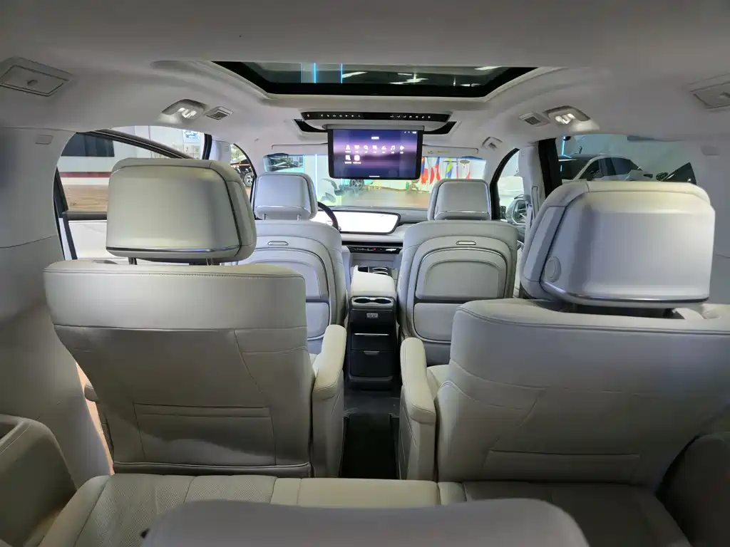 Buick GL8 PHEV 2024 Lu Zun Luxury Edition 7-Seater