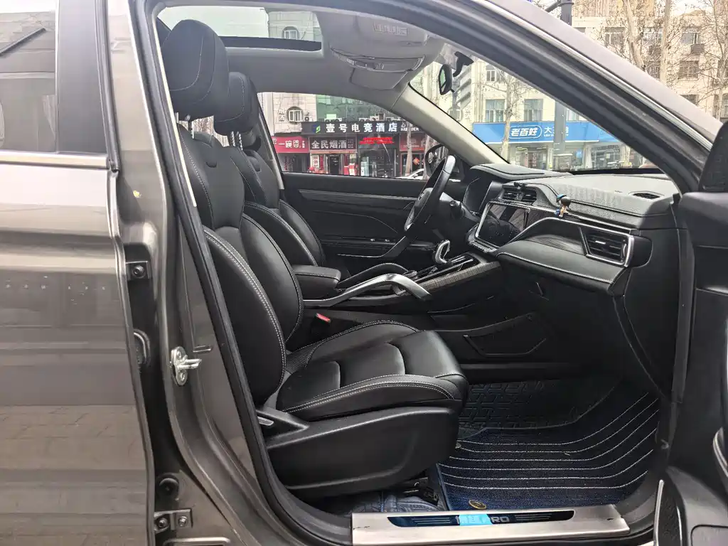 Geely Boyue 2020 1.8TD DCT Zhilian PRO