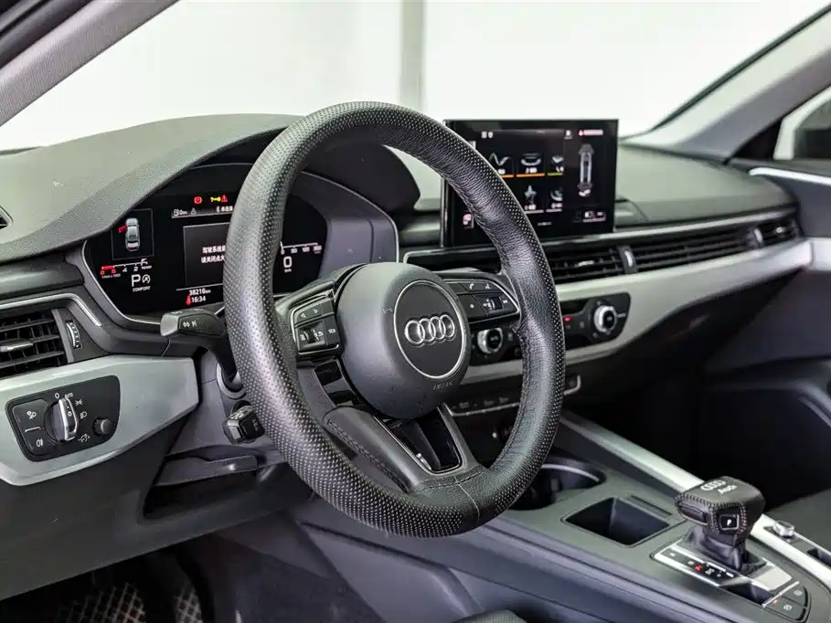 Audi A4L 2022 40 TFSI Fashion Dynamic Edition