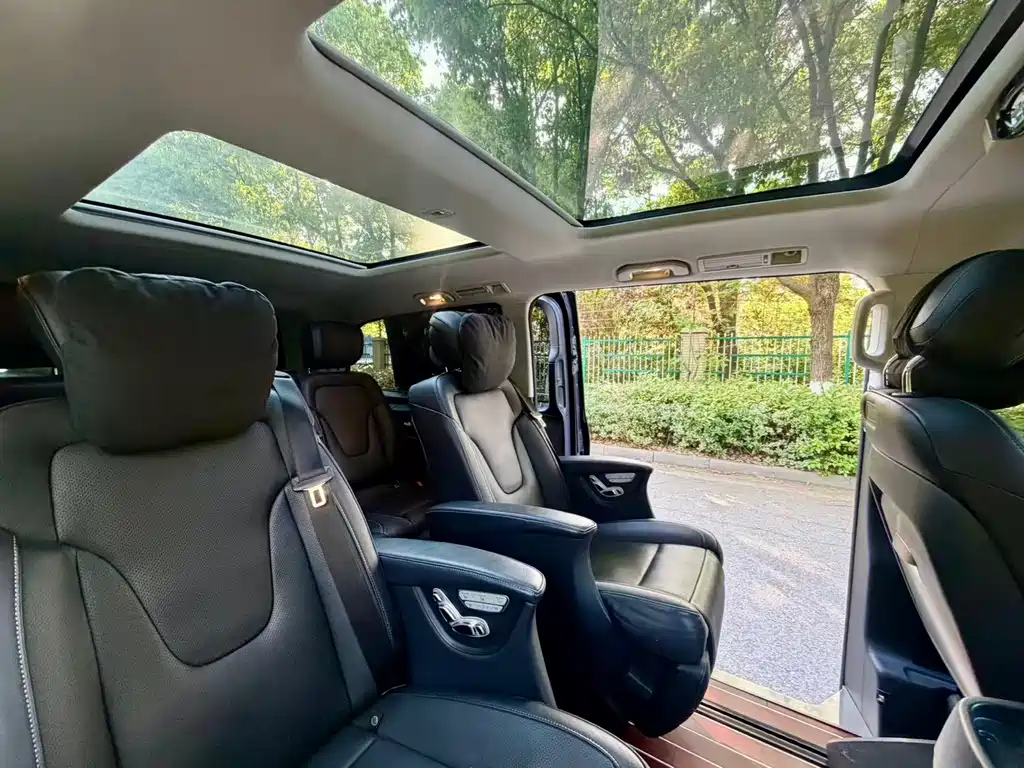 Mercedes-Benz V-Class 2018 V 260 L Luxury Extended Edition China VI