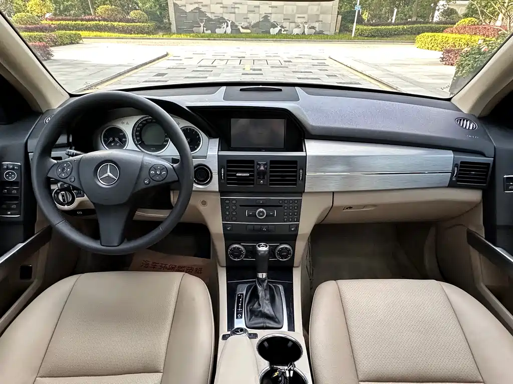 Mercedes-Benz GLK-Class 2011 GLK 300 4MATIC Fashion Edition