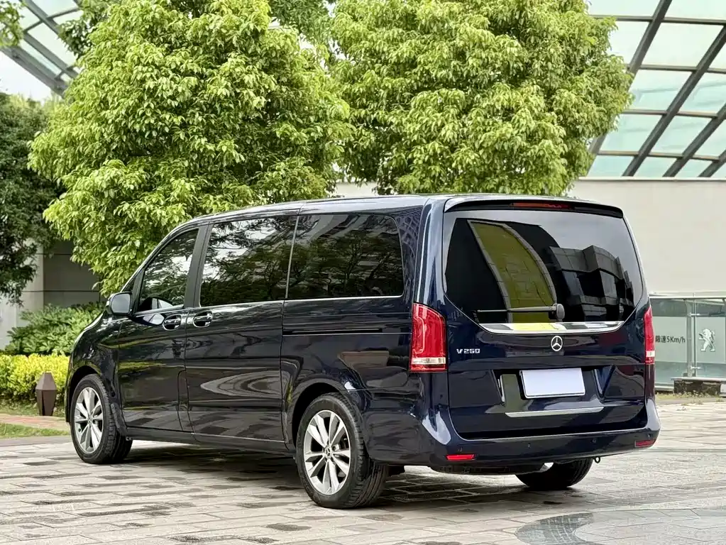 Mercedes-Benz V-Class 2021 V 260 Navigator Edition