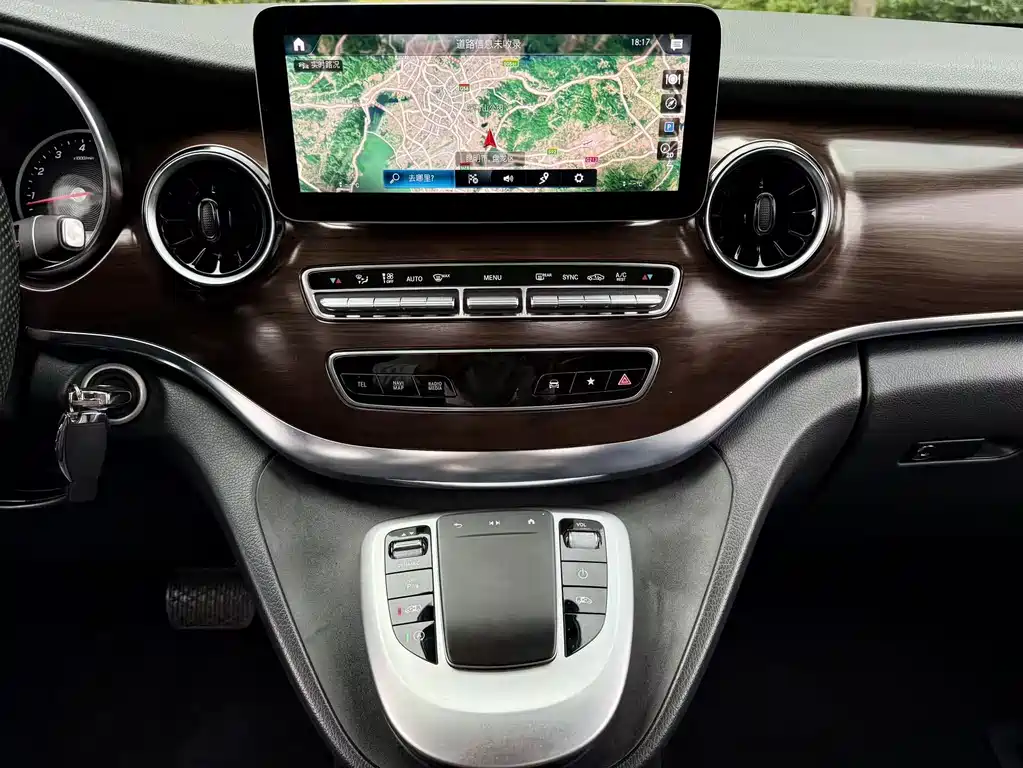 Mercedes-Benz V-Class 2021 V 260 Navigator Edition