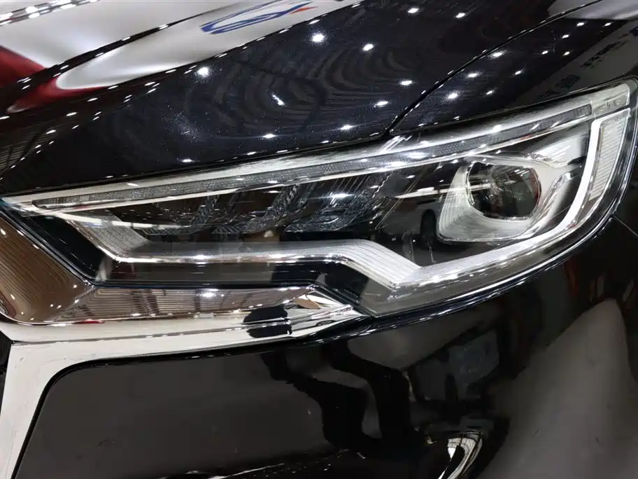 Hongqi HS5 2022 Facelift 2.0T ZhiLian QiXiang Edition