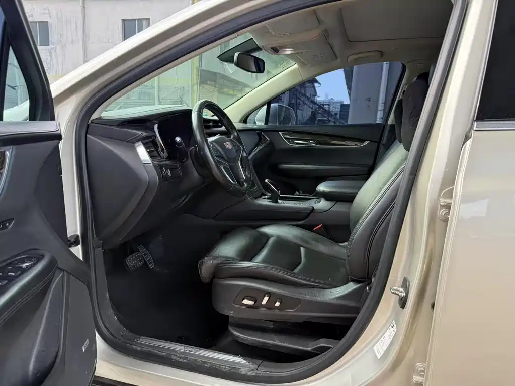 Cadillac XT5 2016 28T AWD Luxury