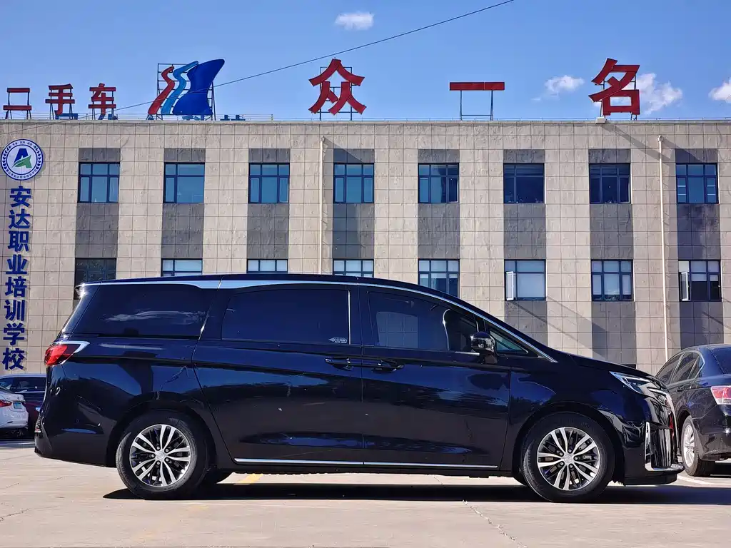 Buick GL8 2023 ES Land Business Class Premium Edition