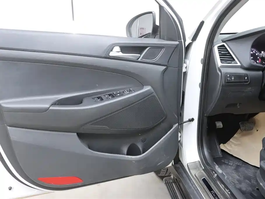 Tucson 2015 1.6T DCT 2WD Smart