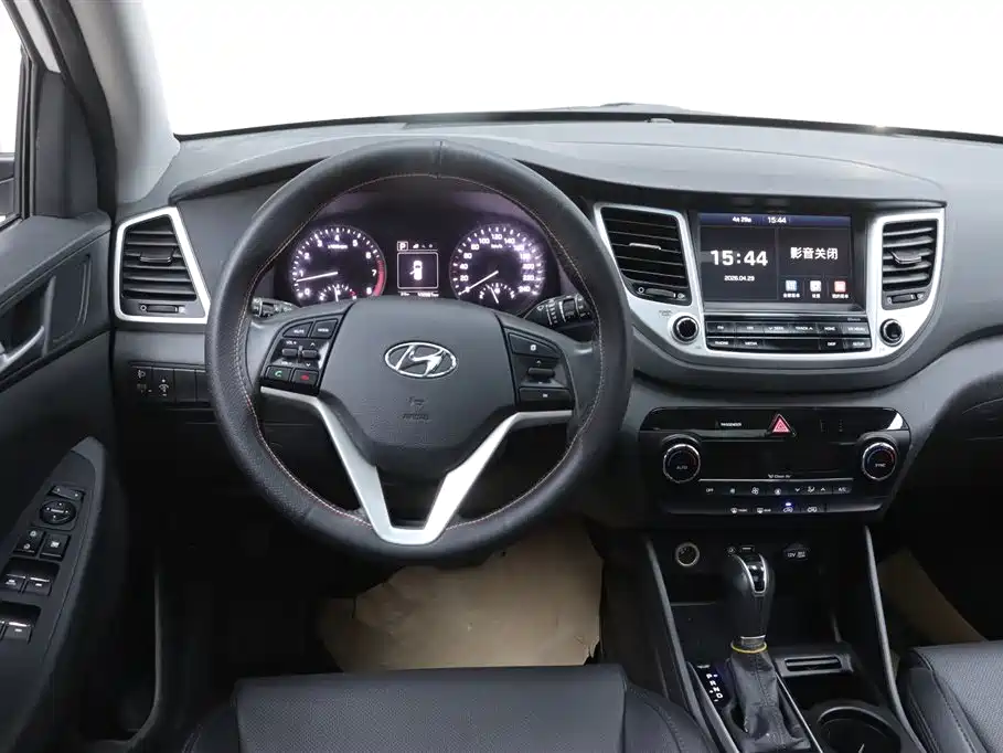 Tucson 2015 1.6T DCT 2WD Smart