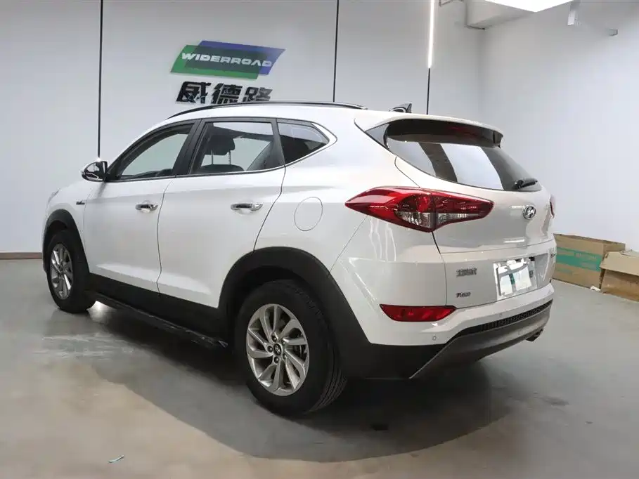 Tucson 2015 1.6T DCT 2WD Smart