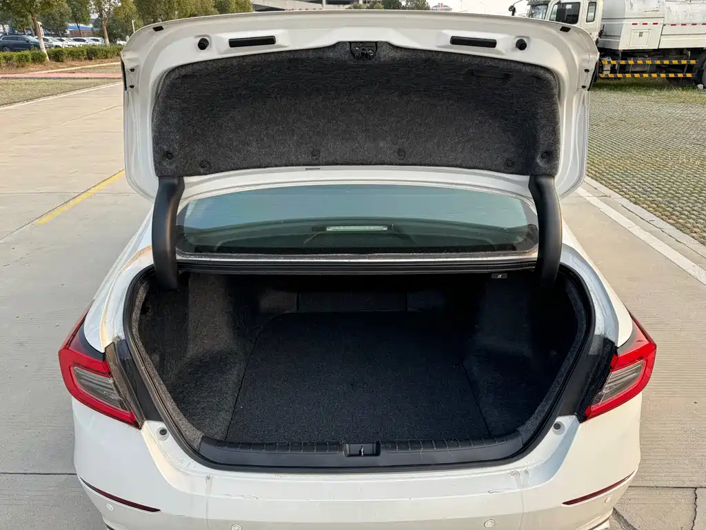 2022 Honda Accord Hybrid 2.0L Sharp Leading Edition