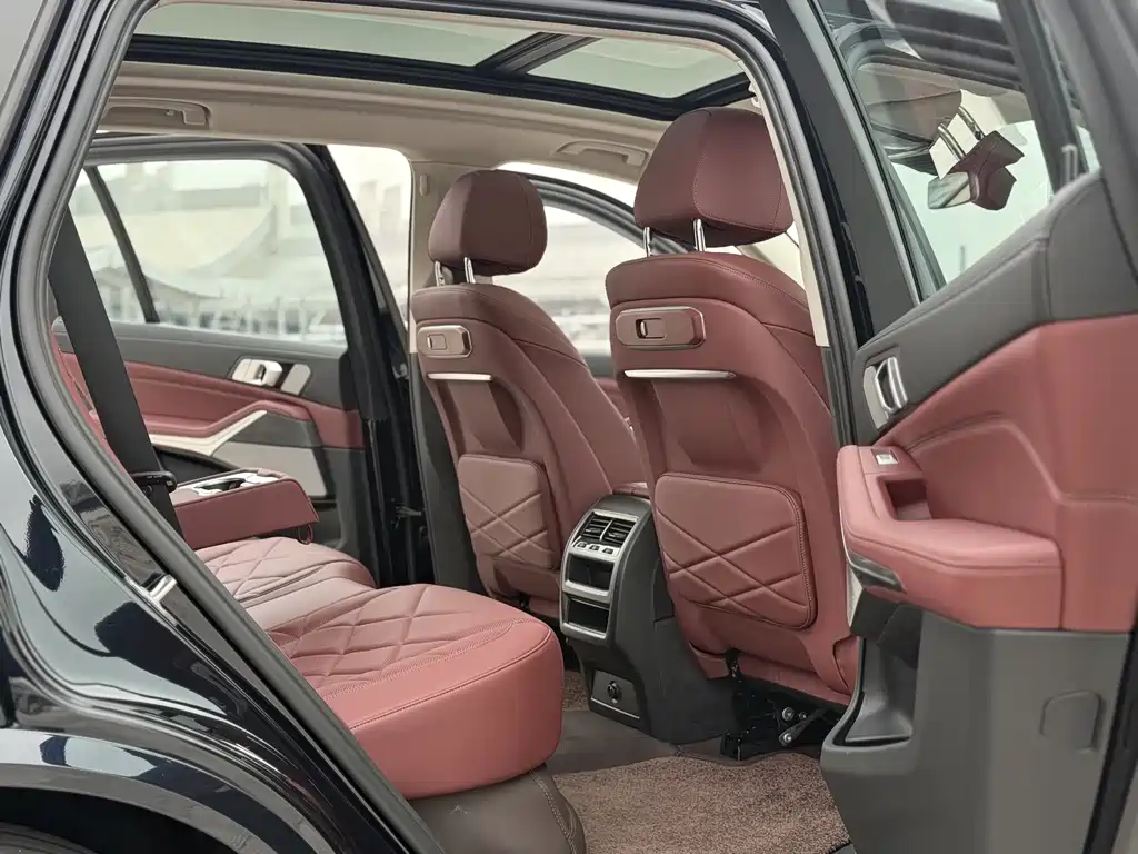 BMW X5 2025 xDrive 30Li Premium M Sport Night Edition