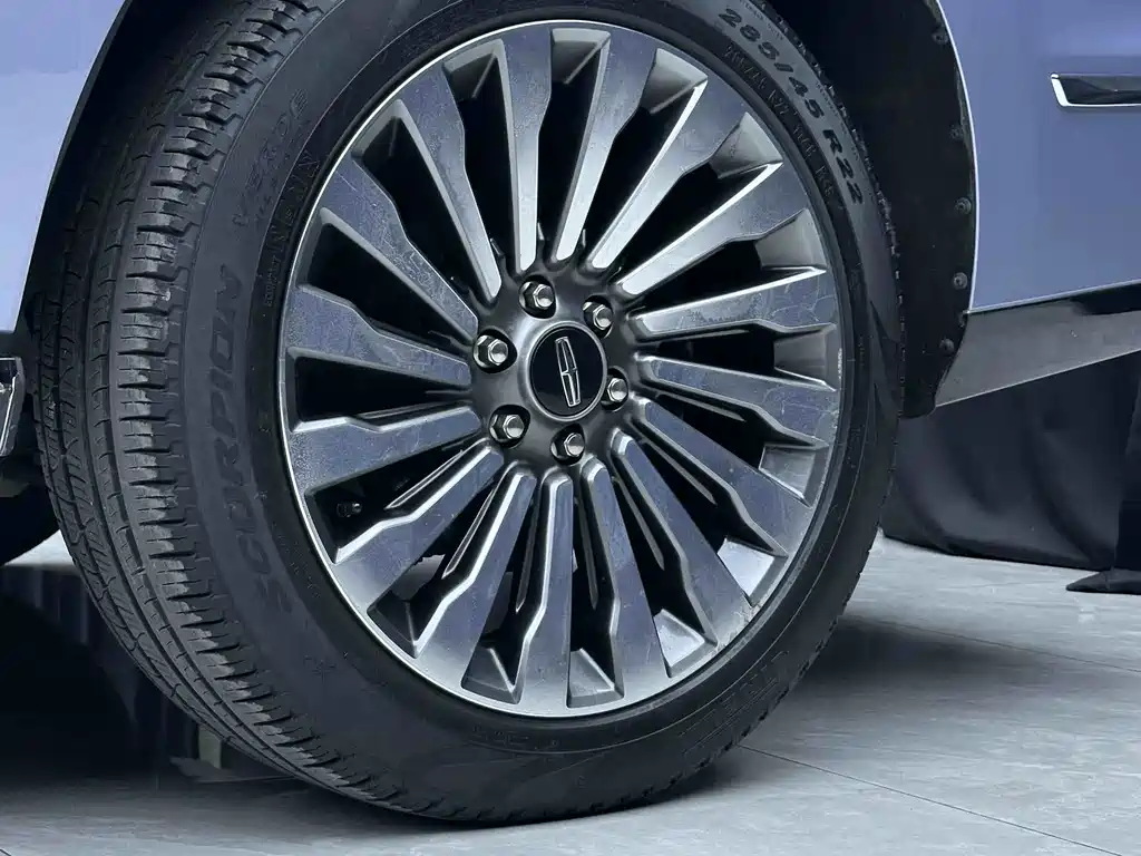 Navigator 2019 3.5T President Series China VI