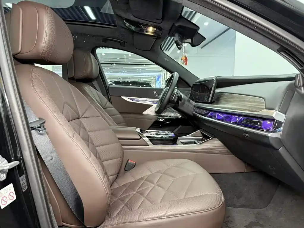BMW 7 Series 2023 735Li M Sport Package