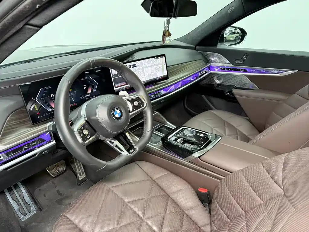 BMW 7 Series 2023 735Li M Sport Package