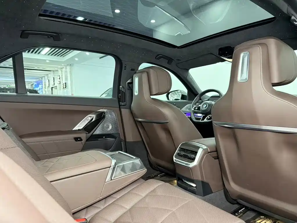 BMW 7 Series 2023 735Li M Sport Package