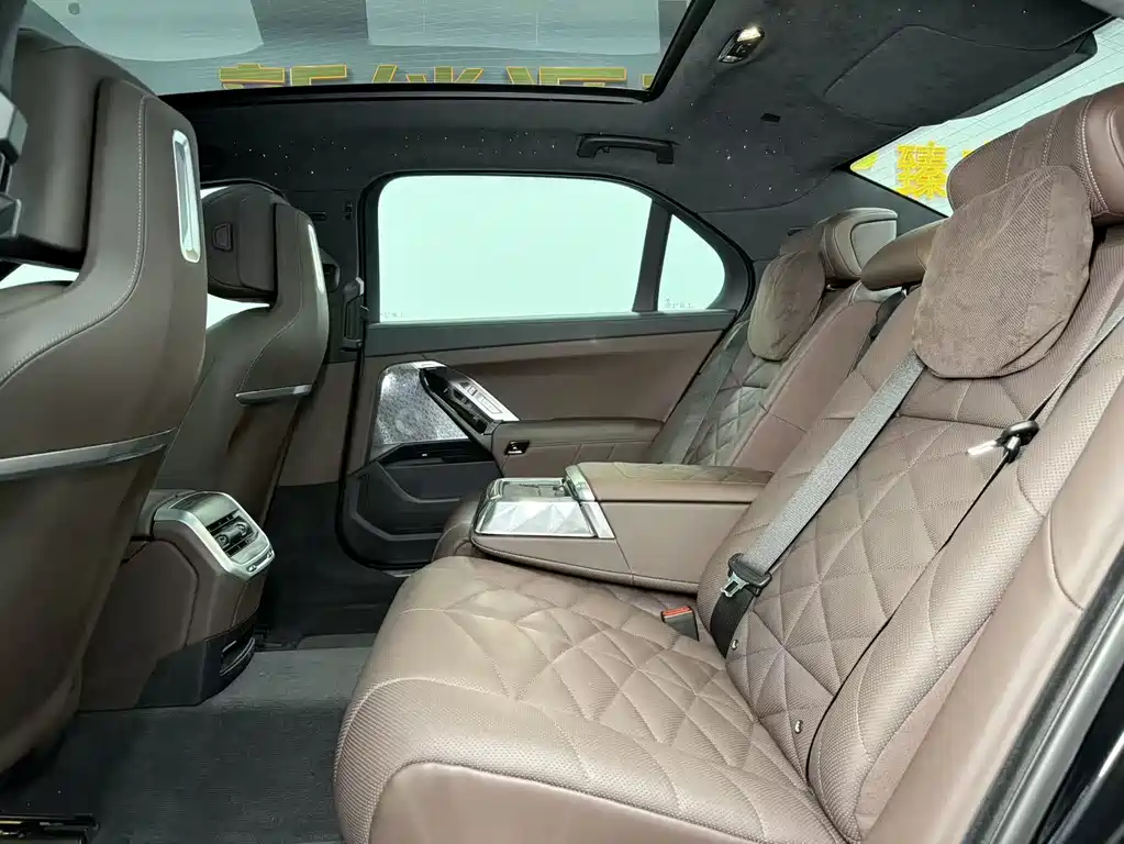 BMW 7 Series 2023 735Li M Sport Package