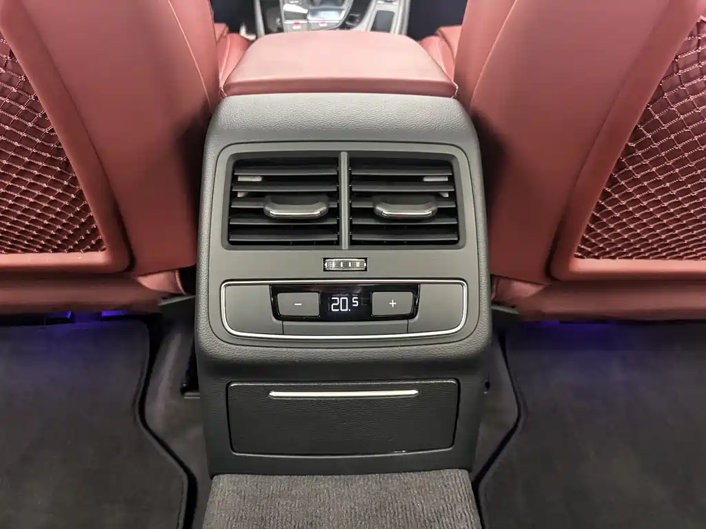 Audi A4L 2025 40 TFSI Luxury Dynamic B&O Star Night Edition