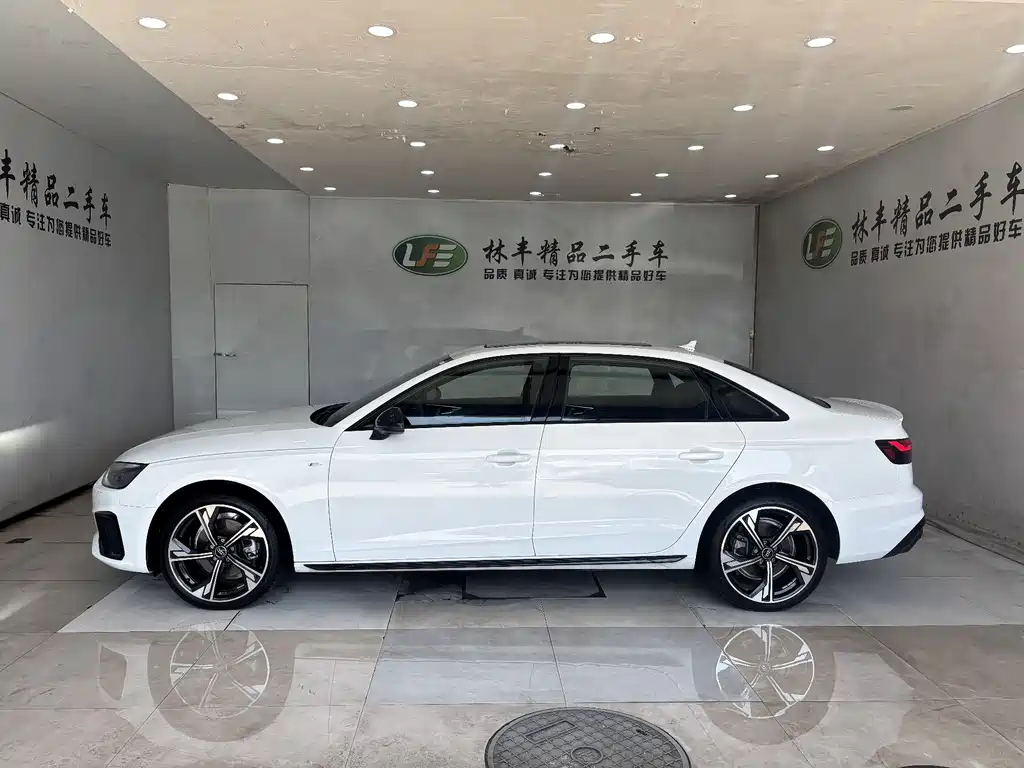 Audi A4L 2025 40 TFSI Luxury Dynamic B&O Star Night Edition