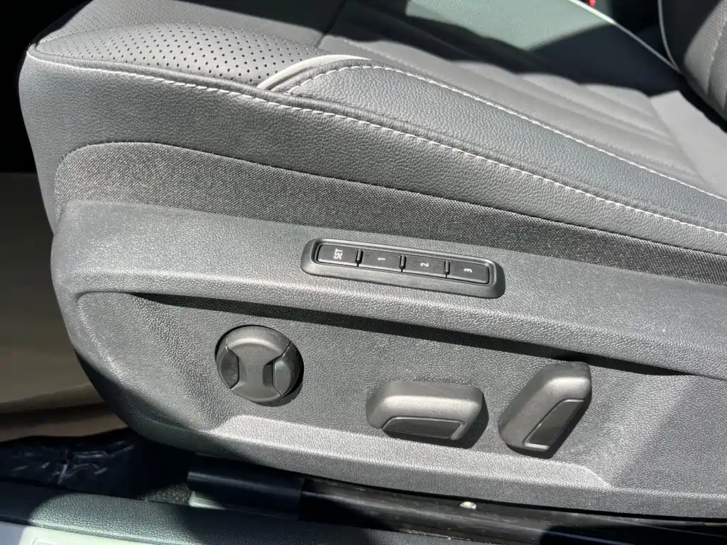 Volkswagen Passat 2024 380TSI Luxury Edition