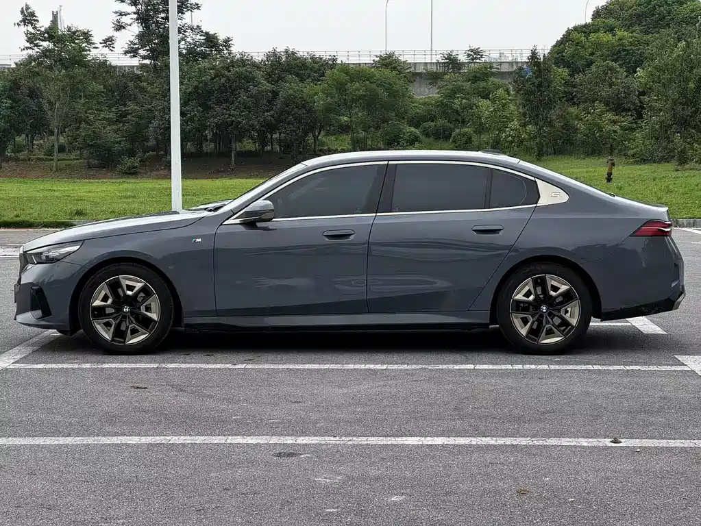 BMW 5 Series 2024 model 525Li M Sport Package