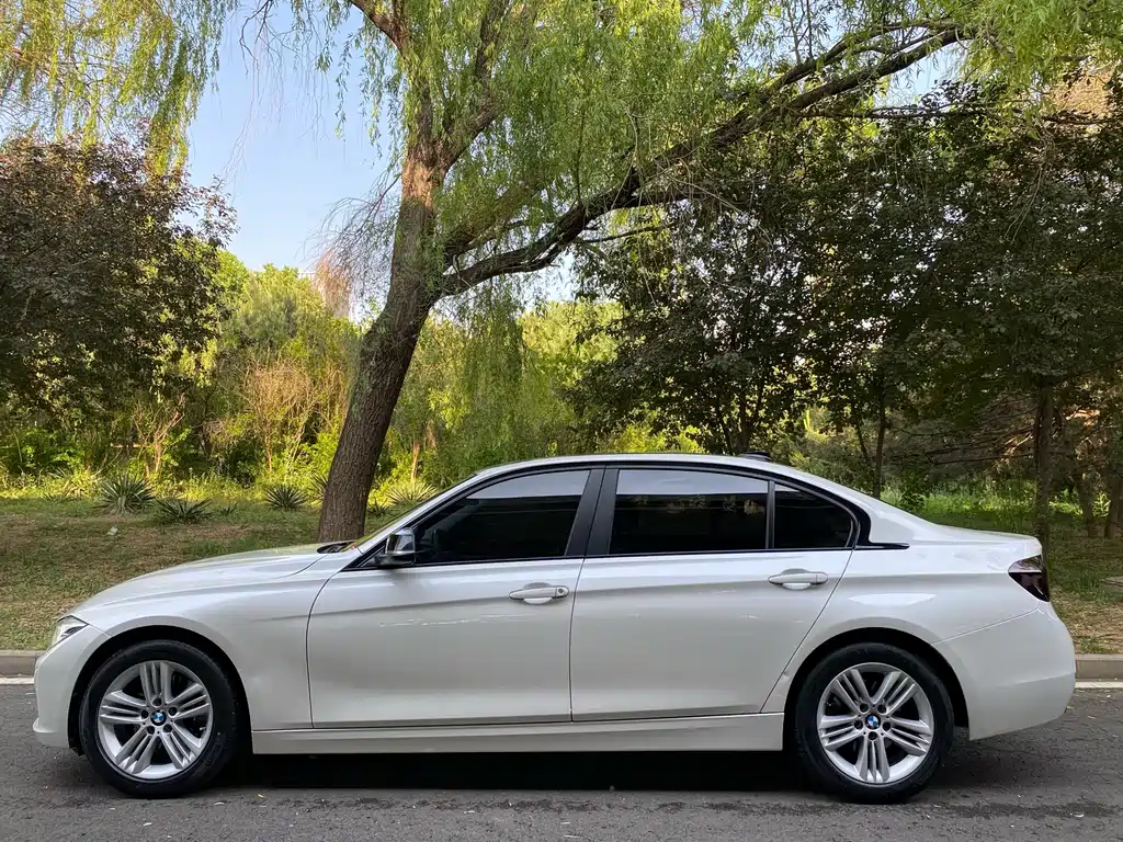 BMW 3 Series 2016 320Li Entry Level