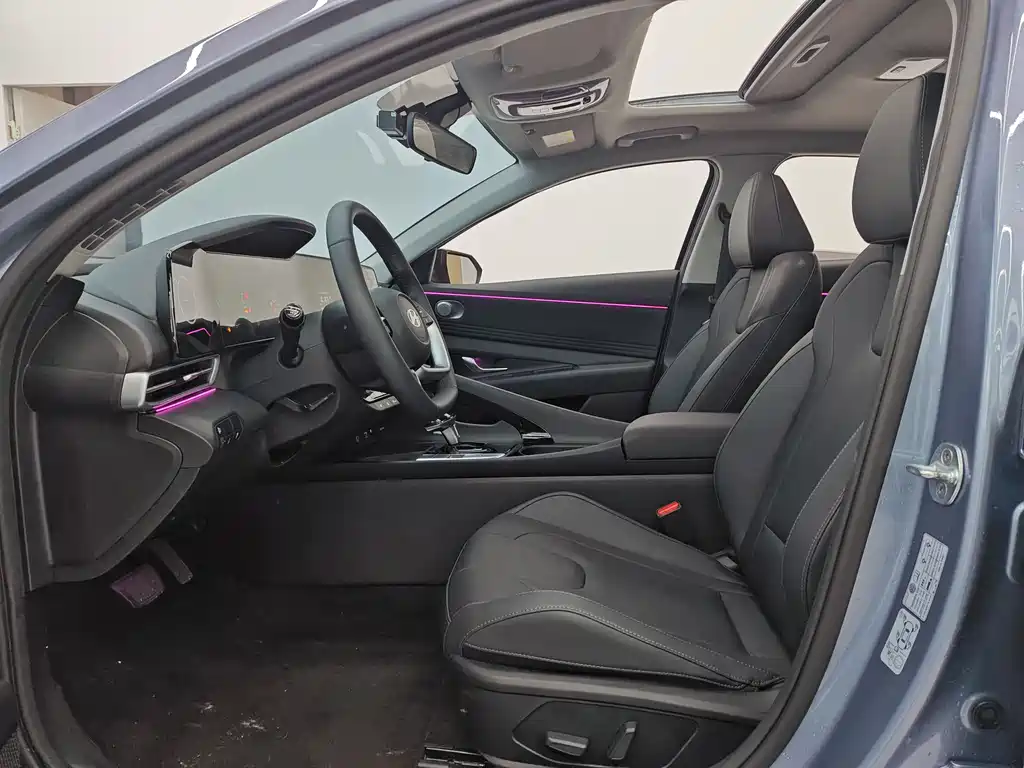 Hyundai Elantra 2023 1.5L CVT Premium