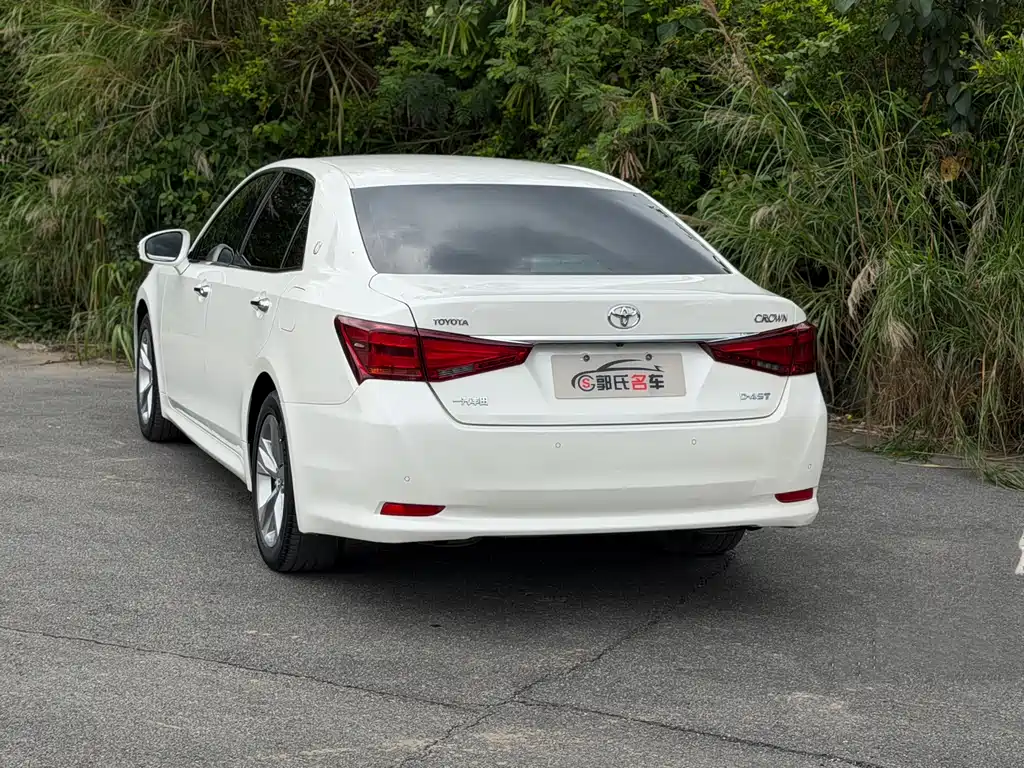 Toyota Crown 2015 2.0T Fashion Edition