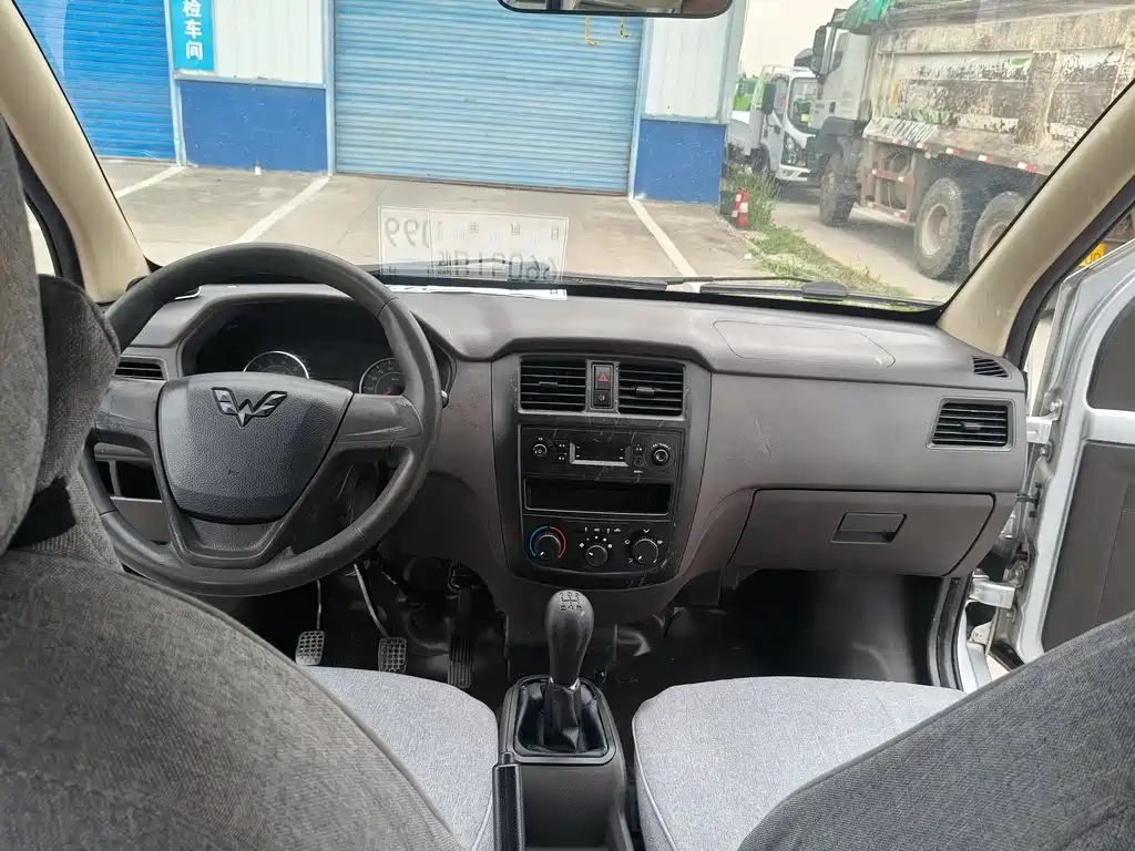Wuling Rongguang S 2021 1.2L Standard Air Conditioning Edition 5-Seater LSI