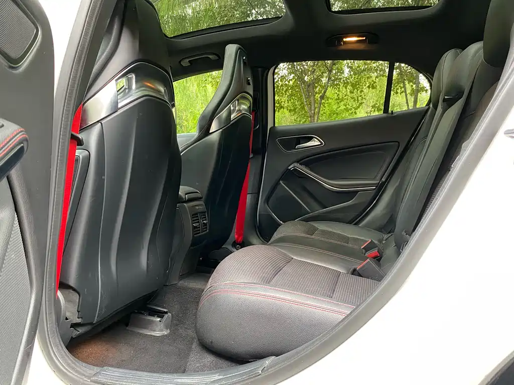 Mercedes-AMG GLA 45 4MATIC